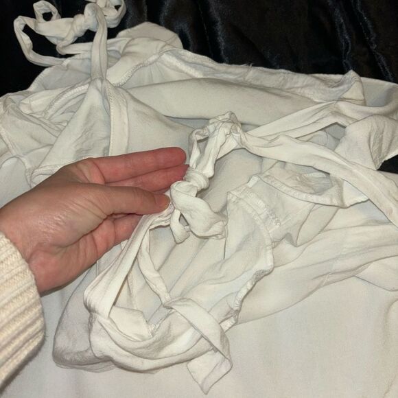 Daniel Cremieux White Ruffle Tie Shoulder Tank Top Size Large - Picture 8 of 8